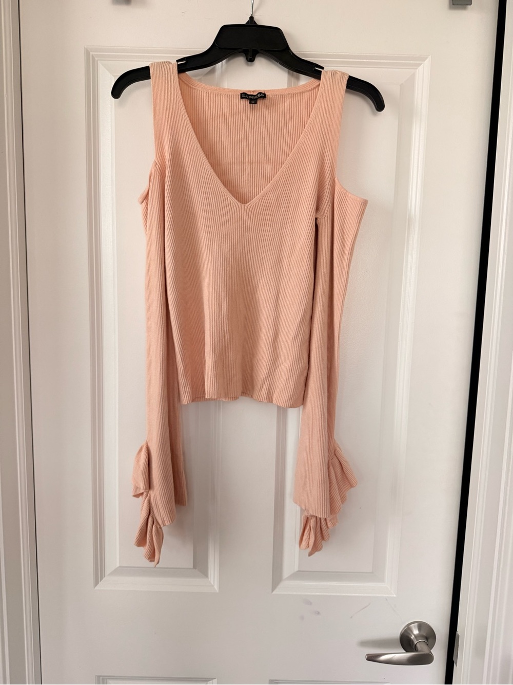 Express Peach Cold-Shoulder Ribbed V-Neck Top with Tied Cuffs